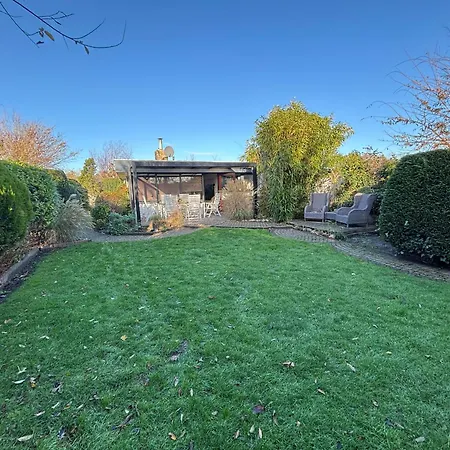 70 Qm Grosser Gepflegter, Ruhiger Bungalow, Strandnah Mit Großen, Uneinsehbaren Garten, Terrassenüberdachung *