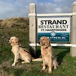 70 Qm Grosser Gepflegter, Ruhiger Bungalow, Strandnah Mit Grossen, Uneinsehbaren Garten, Terrassenueberdachung