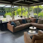 70 Qm Grosser Gepflegter, Ruhiger Bungalow, Strandnah Mit Grossen, Uneinsehbaren Garten, Terrassenueberdachung Дом отдыха