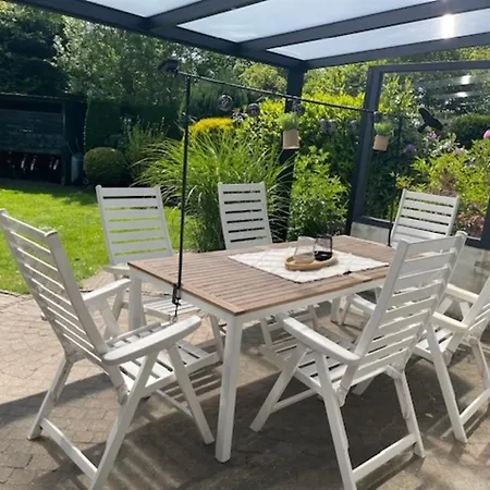 70 Qm Grosser Gepflegter, Ruhiger Bungalow, Strandnah Mit Grossen, Uneinsehbaren Garten, Terrassenueberdachung Дом отдыха Sint Maartensvlotbrug