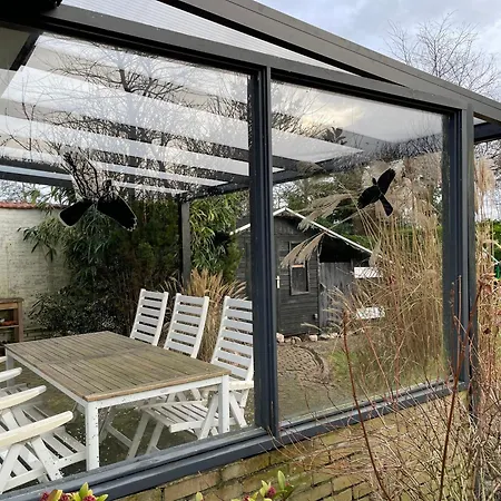 70 Qm Grosser Gepflegter, Ruhiger Bungalow, Strandnah Mit Grossen, Uneinsehbaren Garten, Terrassenueberdachung * Sint Maartensvlotbrug